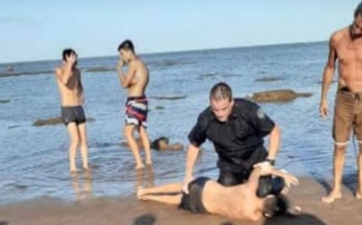 VIDEO: El increíble audio de un policía que salvó a tres chicos de ahogarse en el río: “Me emociono contándotelo”