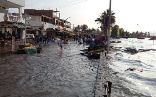 Dos mujeres perdieron la vida en Perú tras las olas generadas por el volcán Tonga