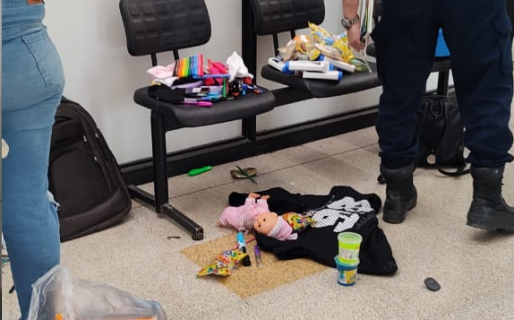 Joven de 21 años y una menor de 15 atrapadas robando mercadería por casi $50.000 pesos