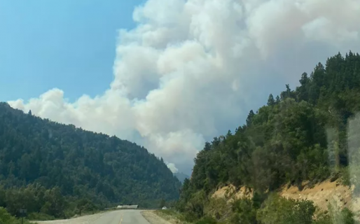 Cortaron la Ruta 40 por la presencia de mucho humo por un incendio