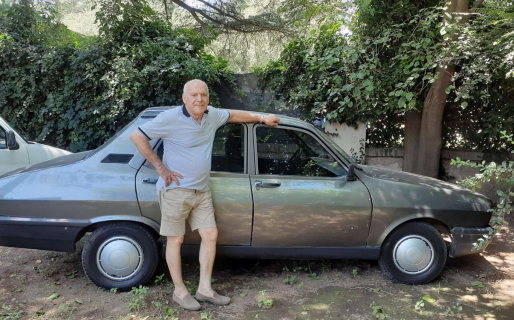 Un auto para el abuelo: su nieto ahorró durante años y le suplió un viejo anhelo