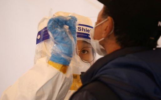 Ante la ola de Ómicron, la OMS recomienda una cuarentena de 14 días para los pacientes con Covid