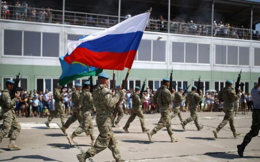 Tensión en Europa: Vladimir Putin mandó a desplegar tropas en las repúblicas separatistas