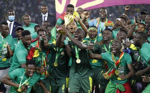 Un grupo de senegaleses celebraron la obtención de la Copa África en la Patagonia