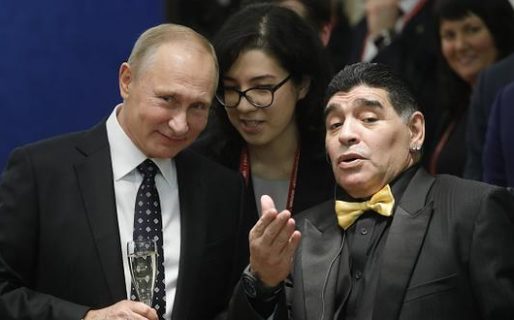 Para no levantarse temprano, Maradona había rechazado una reunión con Vladimir Putin