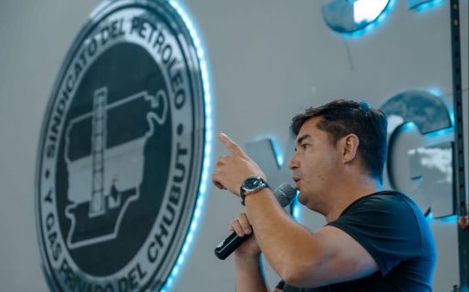 Petroleros paralizan la actividad y se movilizan a YPF