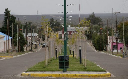Atacó al menos tres veces a su ex y lo echaron del pueblo