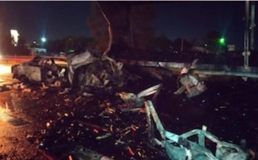 Un camión que transportaba material inflamable chocó y explotó: hay cuatro muertos