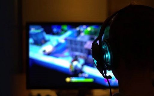 Un chico de 14 años mató a su mamá y tres hermanos tras perder en un videojuego