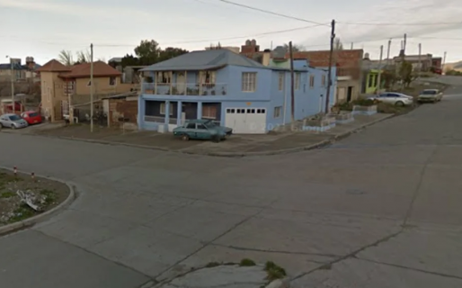 Andaba borracho y se dio un golpazo: un perro le hizo compañía y tuvo que llevárselo la ambulancia