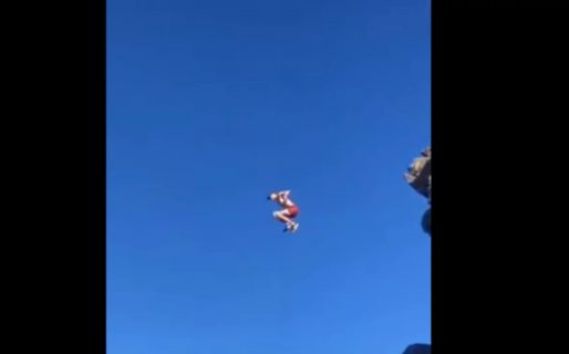 Lago Futalaufquen: Se tiró desde 15 metros de altura y tuvieron que rescatarlo