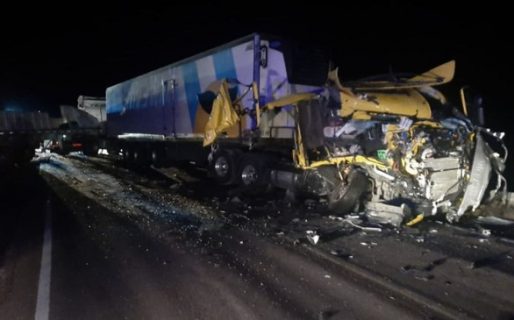 Una persona murió en el choque de dos camiones a 100 kilómetros de Trelew
