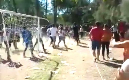 Fútbol infantil a las piñas: una madre trató de ahorcar a un nene y se desató una batalla campal