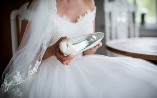 Minutos antes de la boda, encontró a su prometido con otra mujer