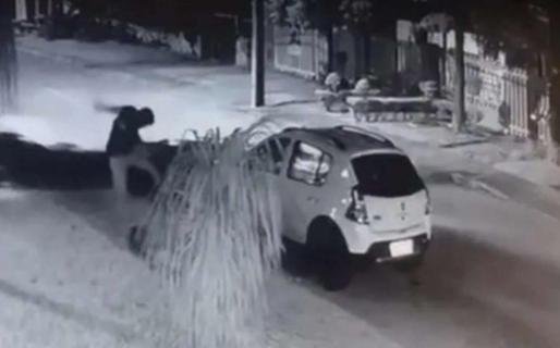 Salió a ayudar a un vagabundo y no regresó: horas después su esposo los encontró teniendo sexo