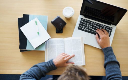 «Generación perdida»: mandó a su mamá a quejarse a la facultad porque le daban «temas muy difíciles»