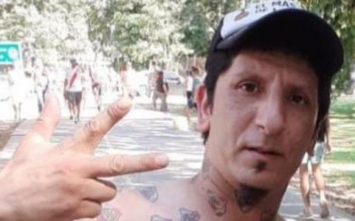 Un hombre se tatuó el escudo de River por todo su cuerpo