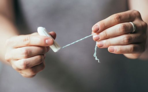 Estuvo al borde de la muerte por dejarse puesto el tampón durante un mes