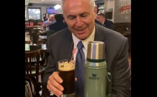 El embajador de Estados Unidos probó fernet por primera vez y su reacción se volvió viral