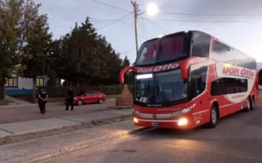 Chubut: demoraron a un hombre que habría manoseado en un colectivo a una menor de edad