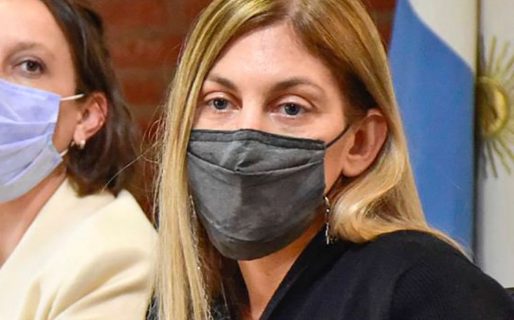 Papaiani se atrinchera en la Legislatura y no deja su cargo