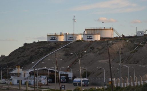 Buffa: «Habría que pensar en un pase de la planta de YPF a otra zona»