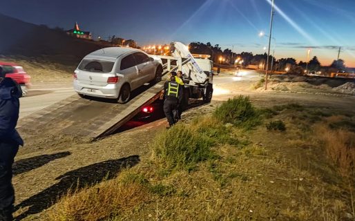 Manejaba borracho y se despistó en el Camino del Centenario