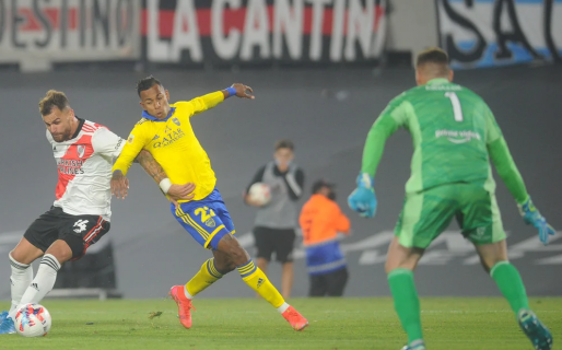 El blooper de González Pirez que le dio la victoria a Boca