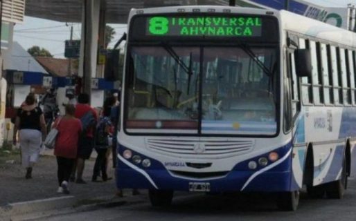Amor a primera vista: le dejó  su bombacha al chofer del colectivo