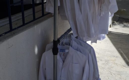 La Vecinal del Barrio Próspero Palazzo dona guardapolvos para los chicos que lo necesiten