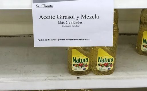 El Gobierno amenazó a las alimenticias, pero hay huecos en las góndolas y se venden productos racionados