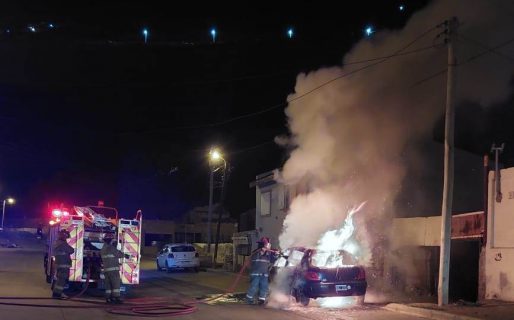 Incendió de un vehículo en plena madrugada