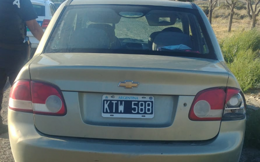 Le secuestraron el auto por llevar puesta la patente de otro vehículo