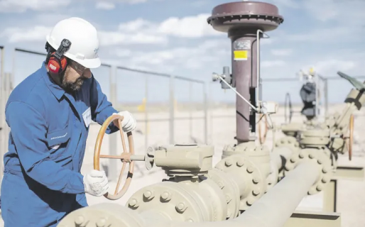 Gobierno prepara un plan energético para que no falten gas y gasoil