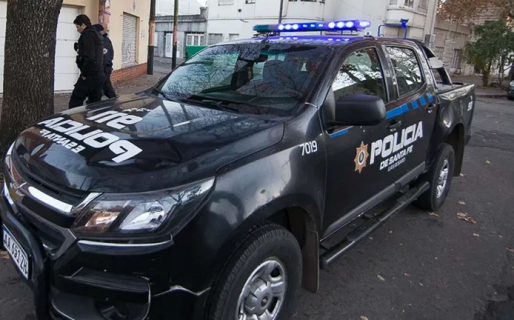 Una familia víctima de un robo está detenida: fueron denunciados por los delincuentes por malos tratos