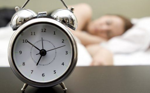 Expertos anunciaron cuánto tiene que dormir un adulto para estar bien descansado