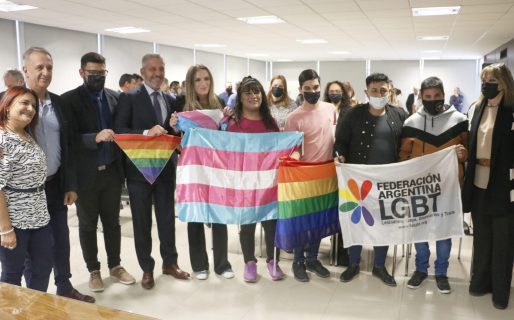 Inclusión laboral para personas Trans: Arcioni firmó el decreto de reglamentación de la Ley N° I – 621