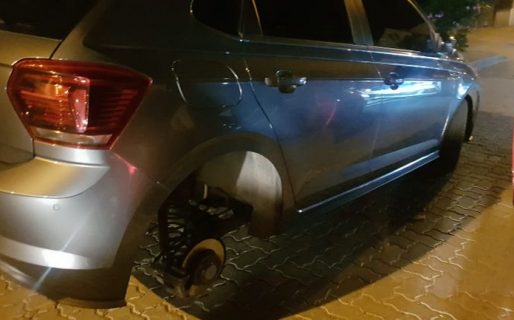 Detienen a dos sujetos robando cubiertas en “La Loma”