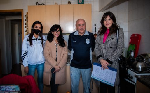 La SCPL concretó una nueva entrega de un generador a vecina electrodependiente de 100 años