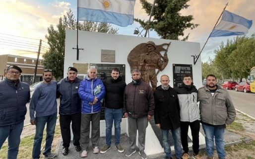 Nacho Torres visitó el regimiento 25 de infantería en Sarmiento
