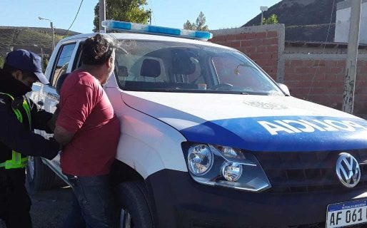Hombre en presunto estado de ebriedad golpeó a su hijo y a su pareja