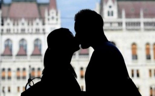 Por qué se celebra hoy el Día Internacional del Beso