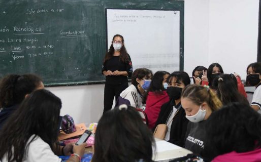 Solo el 16% de los alumnos termina el colegio con conocimientos suficientes de lengua y matemática