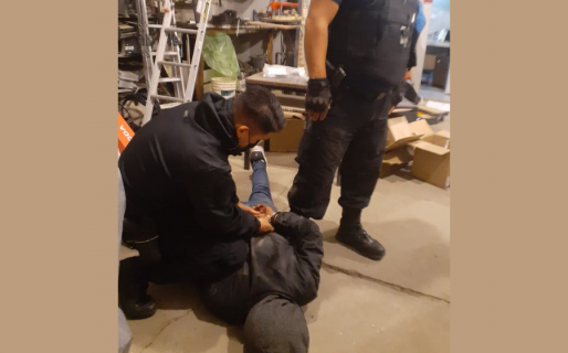 Escaló 3 metros para robar un taller, fue descubierto y terminó detenido