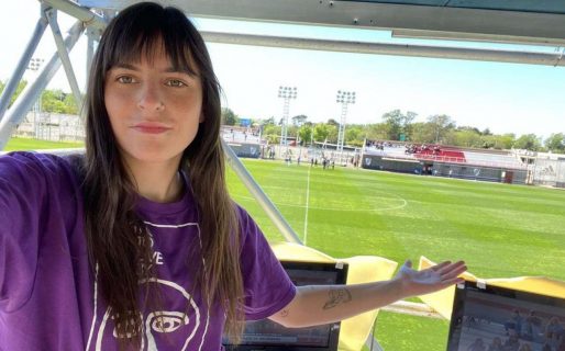 Lola del Carril, la relatora que a sus 23 años hará historia en el fútbol argentino