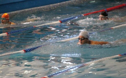 Primer encuentro interclubes de natación de la categoría menores
