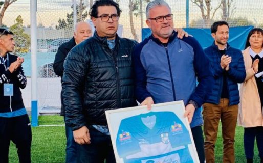 “Hoy cambia la vida de los clubes”, resaltó Hernán Martínez tras la inauguración en Caleta Córdova