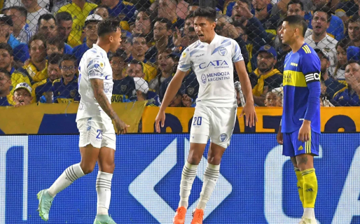 Boca sigue sin ganar de local, jugó pésimo y Battaglia suspendió la conferencia