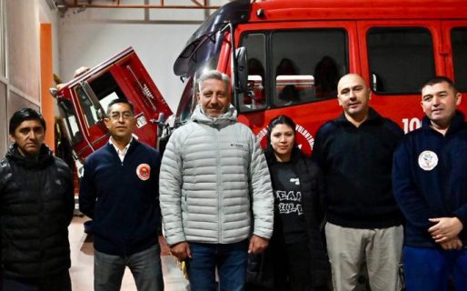 Arcioni recorrió el Cuartel de Bomberos Voluntarios de Gobernador Costa