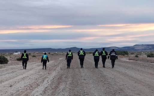 Alrededor de 38 efectivos buscaron al joven perdido en Caleta Córdova sin resultados positivos